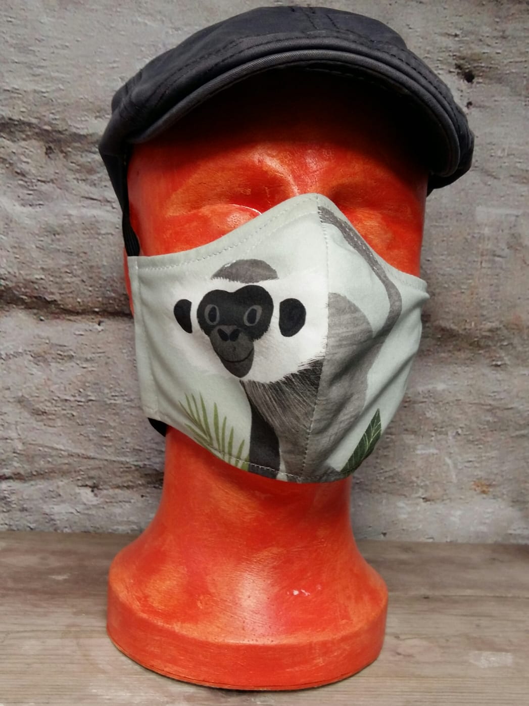 Angenehmeres Tragegefühl durch elastische Bänder, welche am Hinterkopf die Maske oben halten, als Entlastung der Ohren!